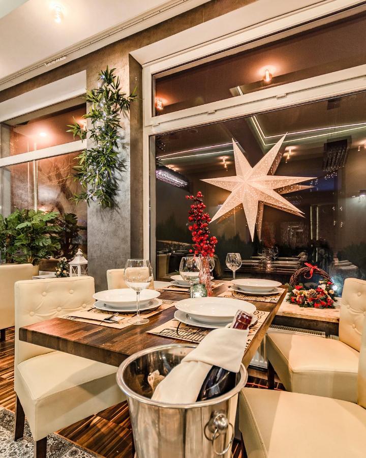 Hotel Zielonki Zielonki  Экстерьер фото